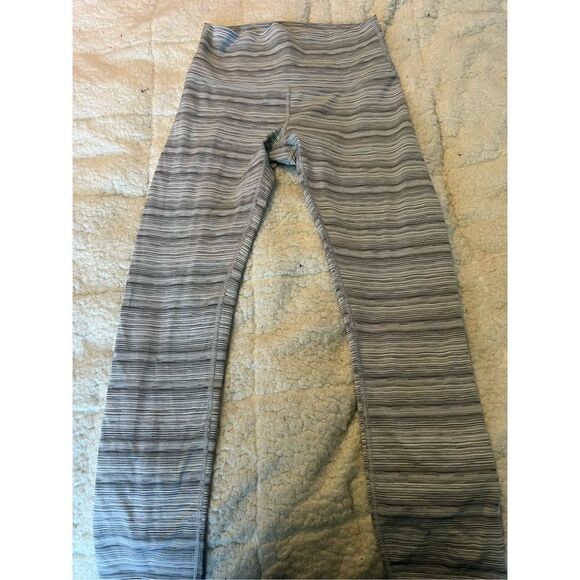 Women’s Lululemon leggings‎ - Picture 1 of 7